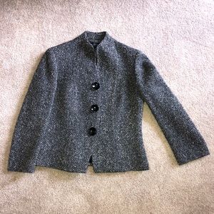Black/White Boucle size 2P Jones New York Blazer